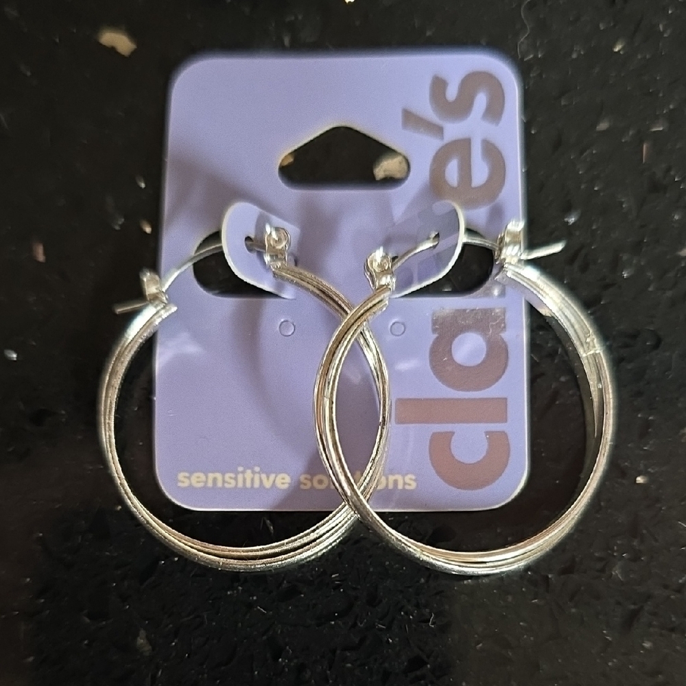 Vintage. Never Worn. Claire's Shimmering Silver Hoop Earrings
